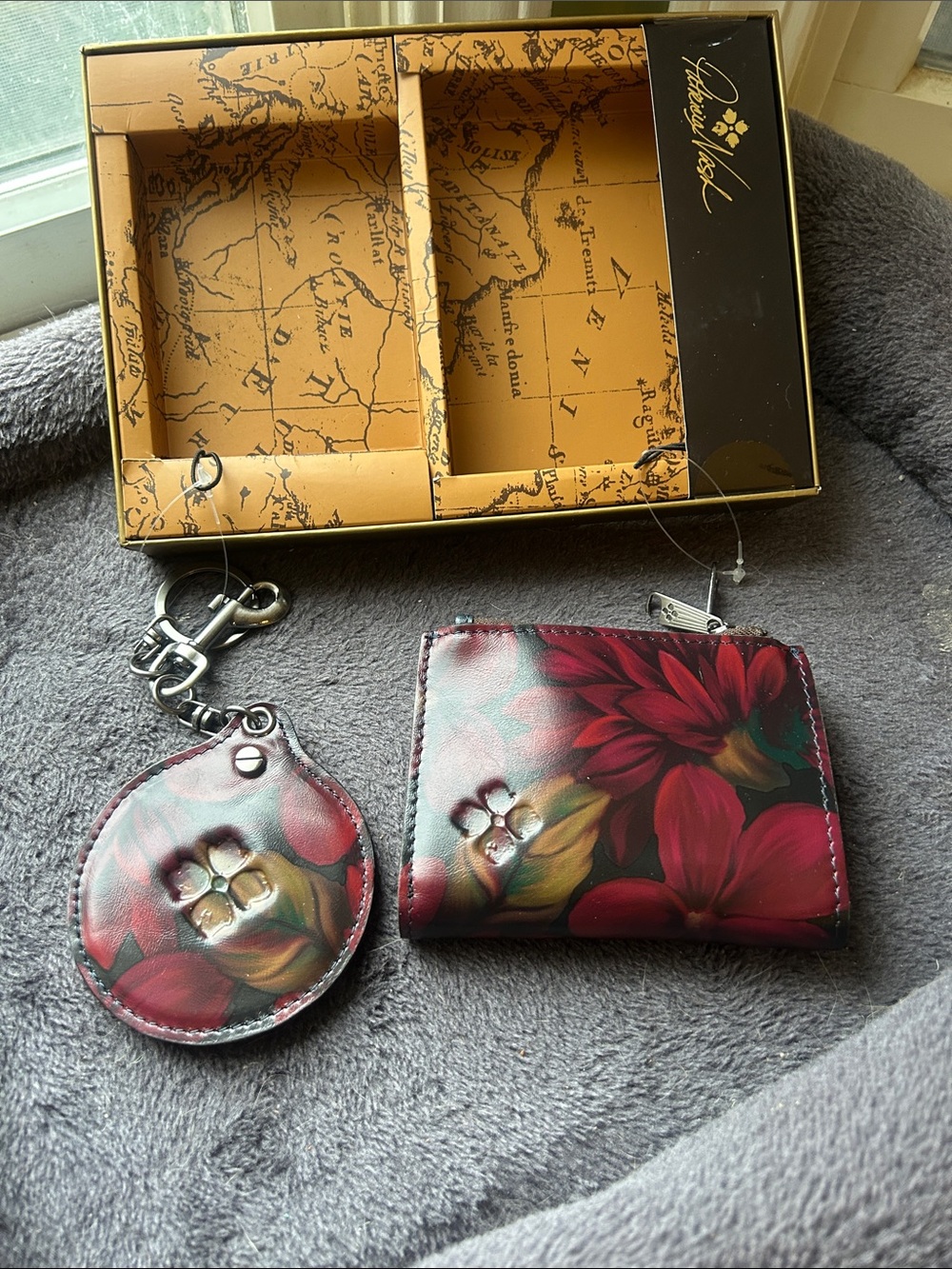 Patricia Nash Red Floral Wallet w matching Mirror Key Fob in Gift Box